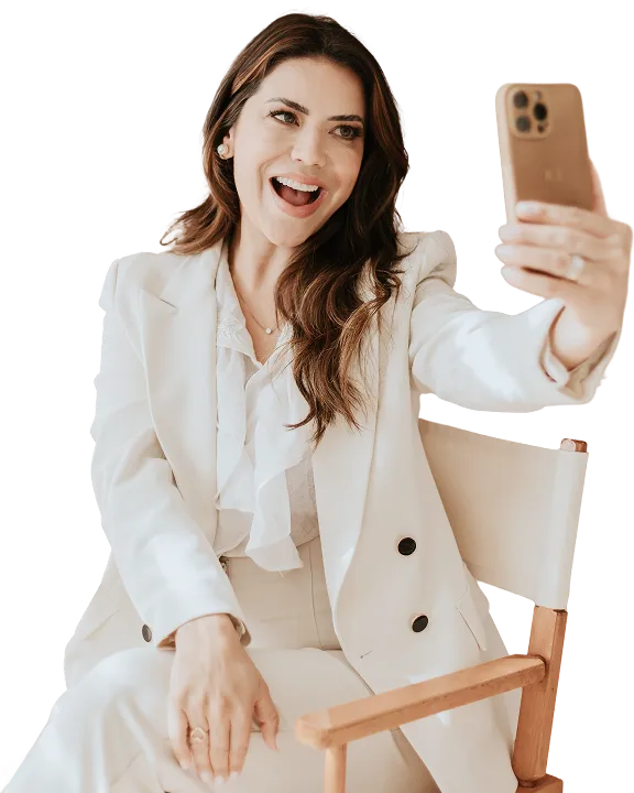 Narla Aguiar fazendo selfie